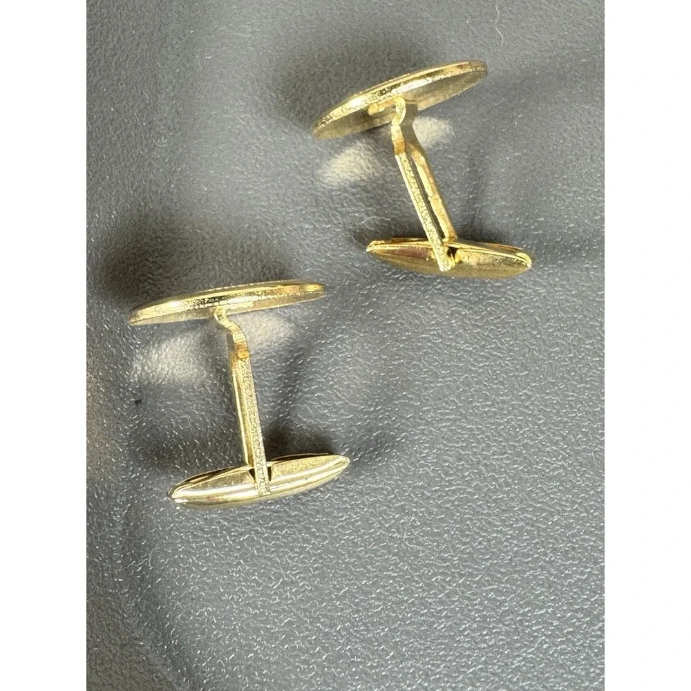 SHARP LOOKING PAIR OF GOLDTONE‎ UNISEX CUFFLINKS NICE DESIGN